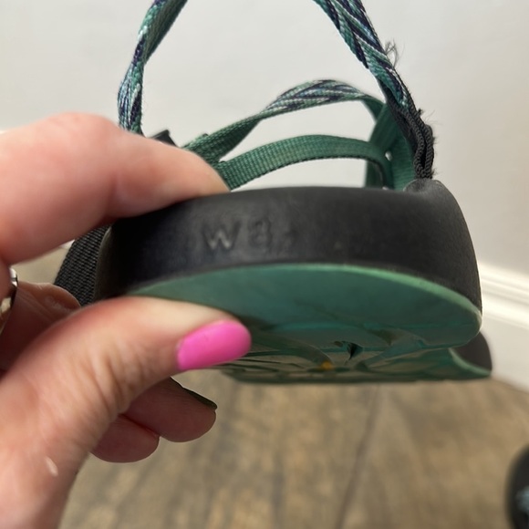 Chaco green and purple sandals size 8 - Picture 5 of 9